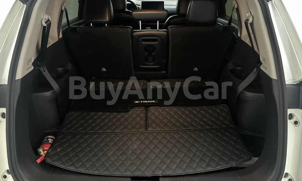 Vehicle photo 13