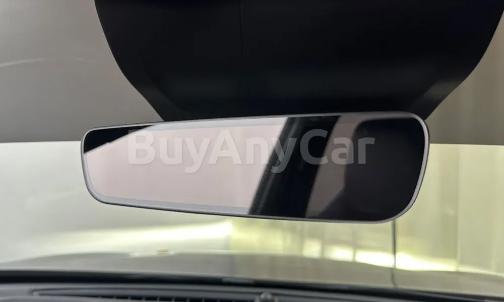 Vehicle photo 11