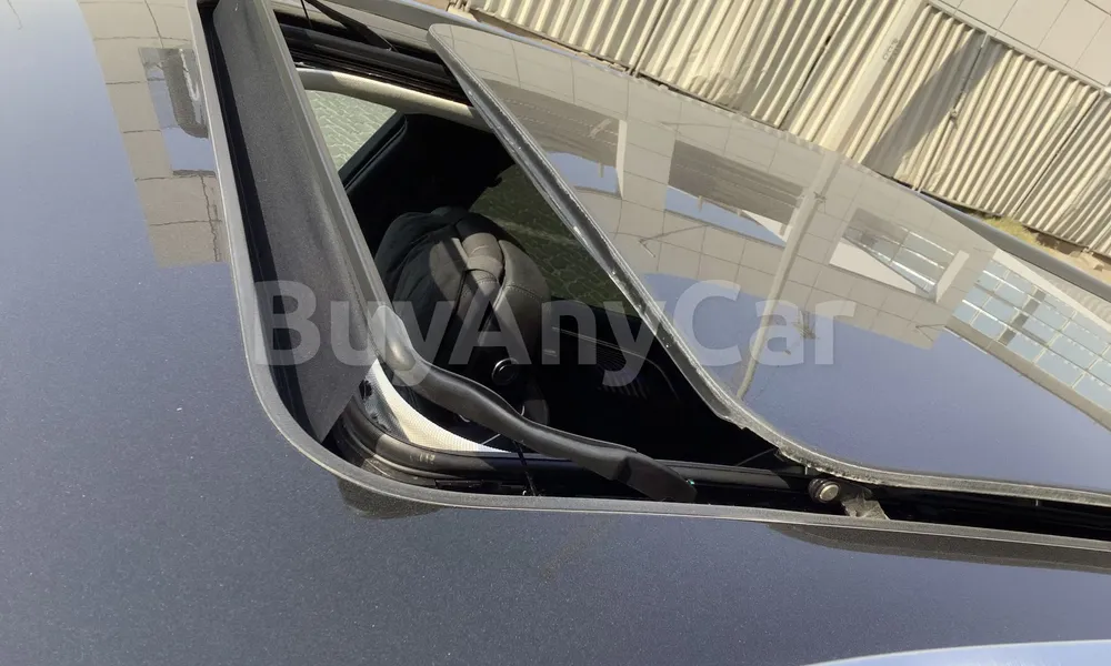 Vehicle photo 5