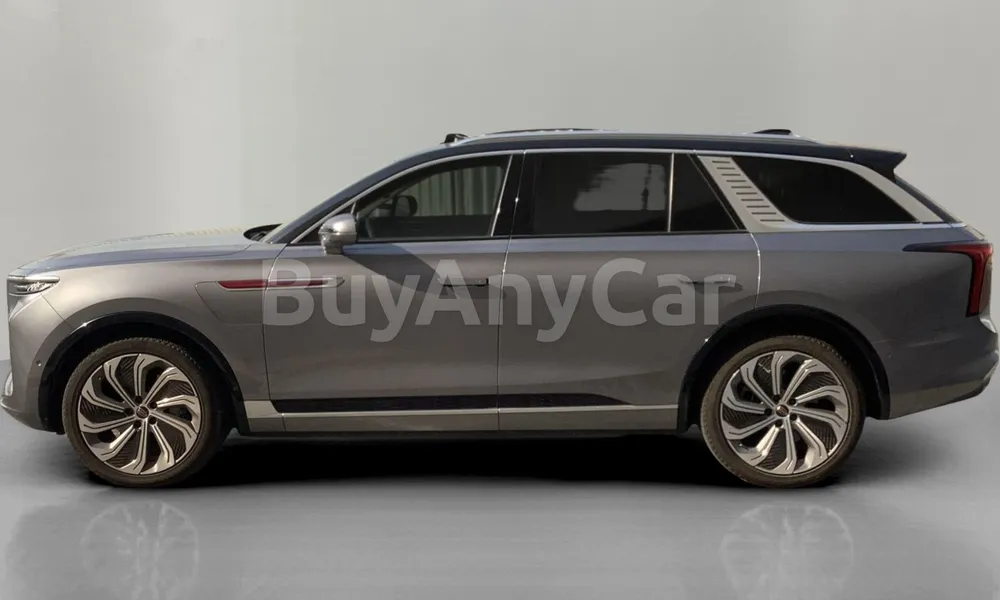 Vehicle photo 4