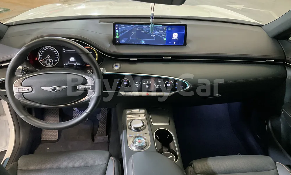 Vehicle photo 8