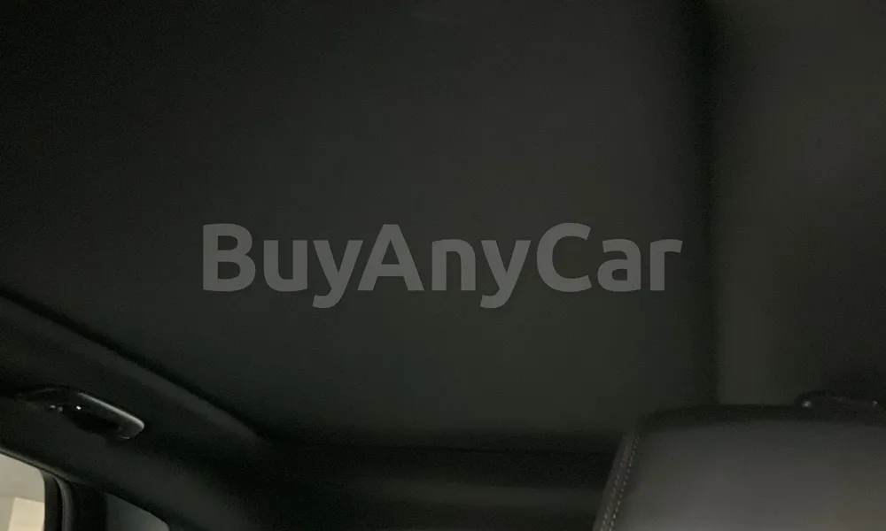 Vehicle photo 9
