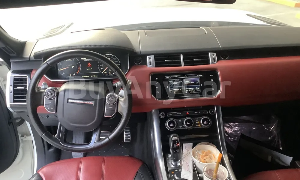 Vehicle photo 8