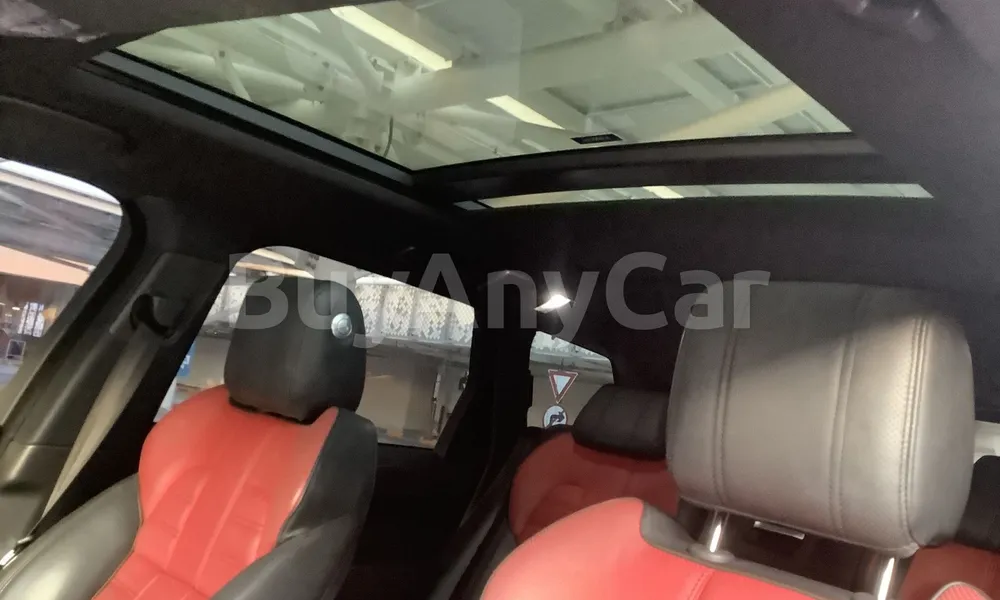 Vehicle photo 9