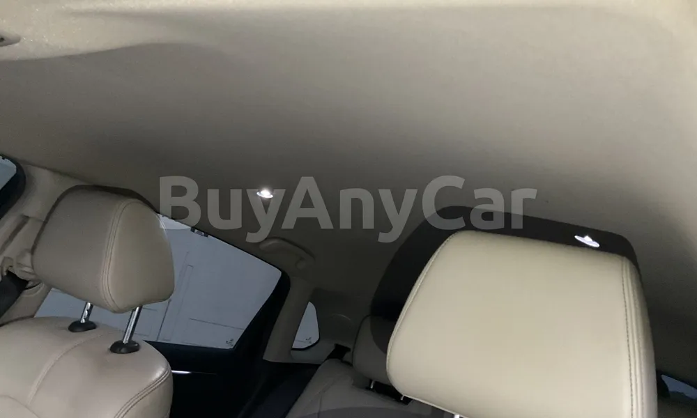 Vehicle photo 9