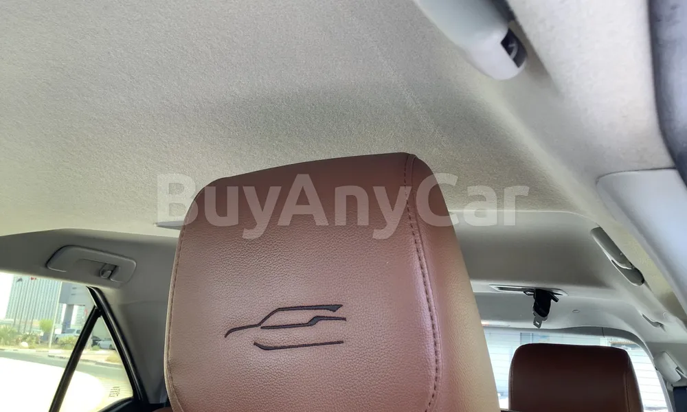 Vehicle photo 8
