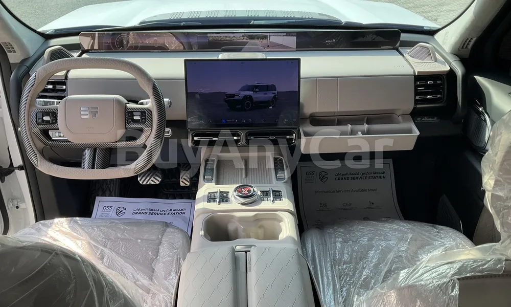 Vehicle photo 9