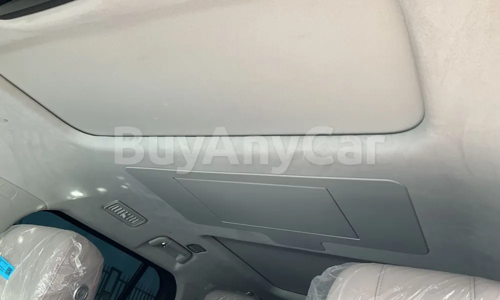 Vehicle photo 8