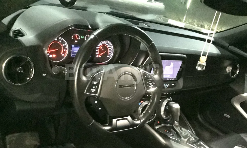 Vehicle photo 8