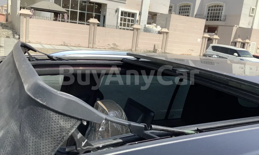 Vehicle photo 5
