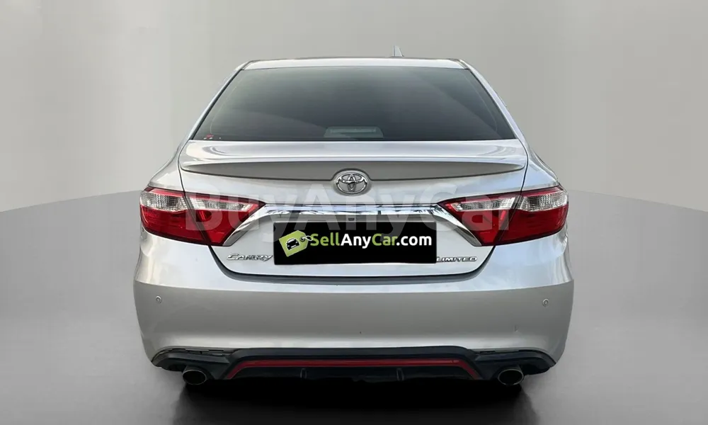 Vehicle photo 2