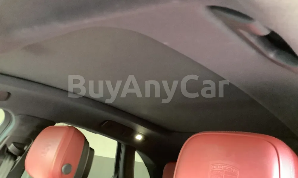 Vehicle photo 9