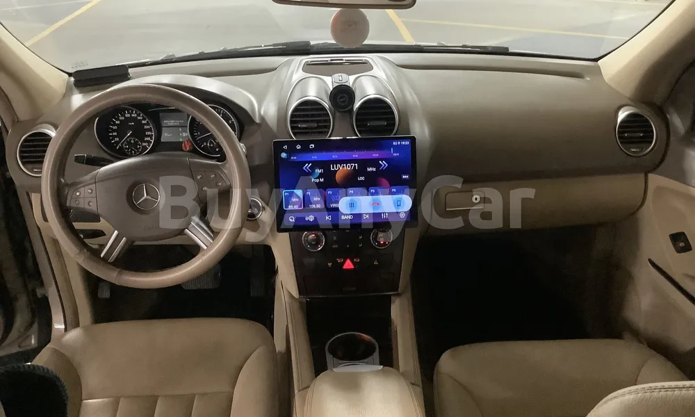 Vehicle photo 8