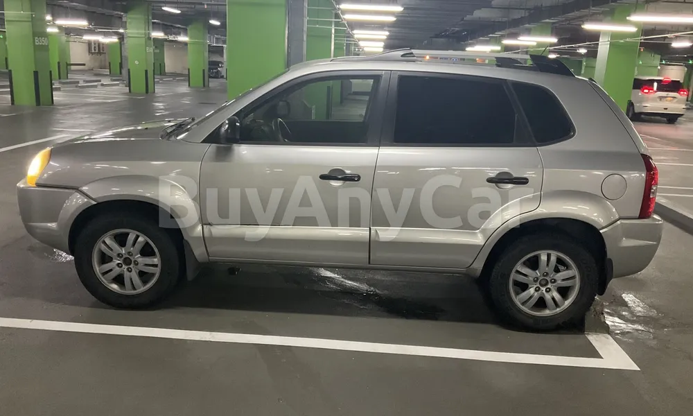Vehicle photo 4