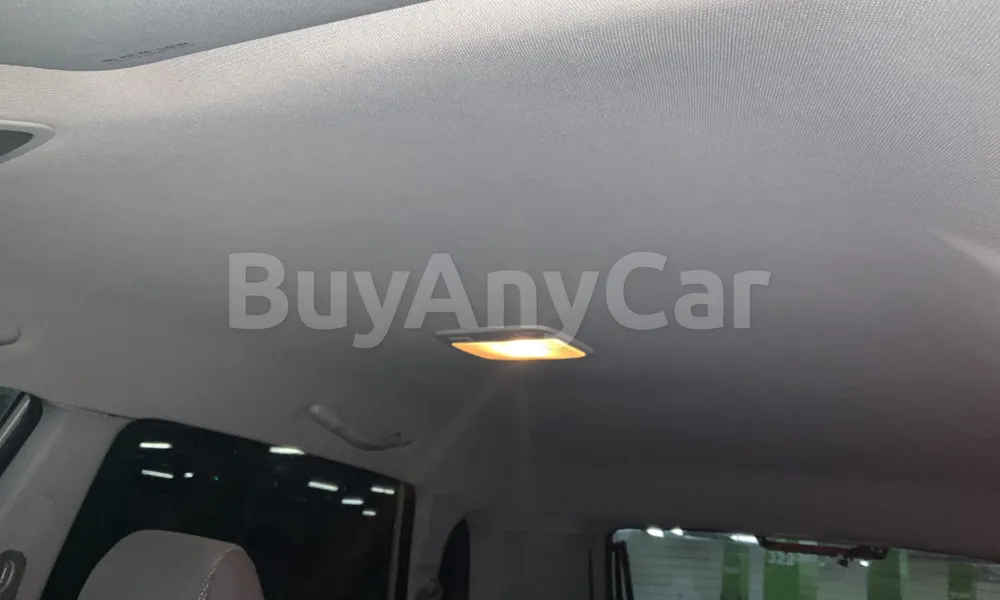 Vehicle photo 8