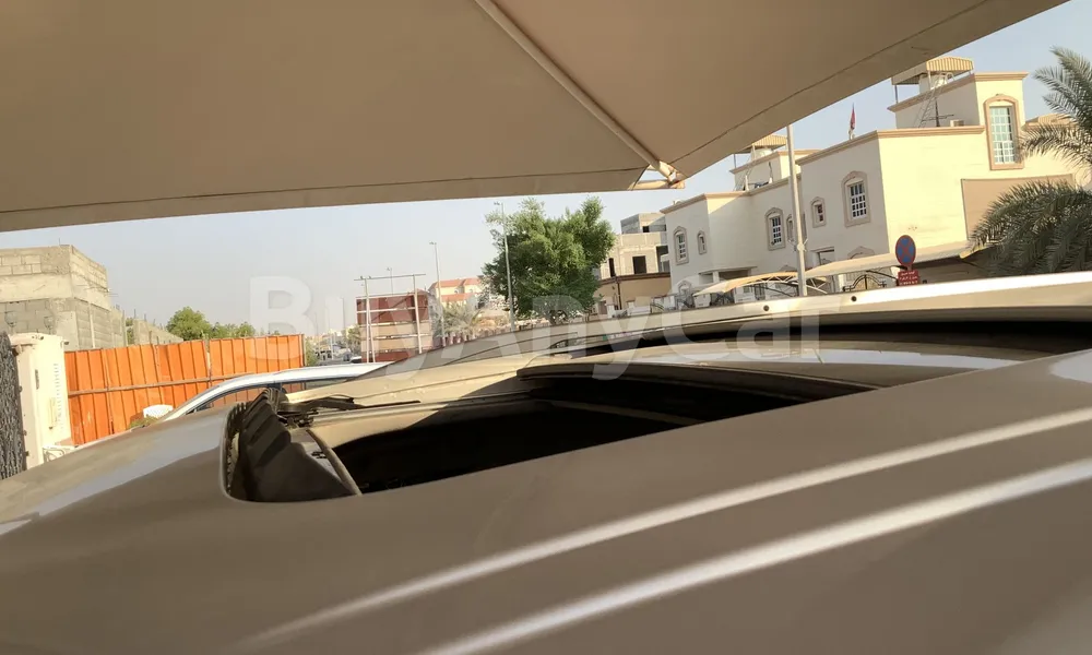 Vehicle photo 5
