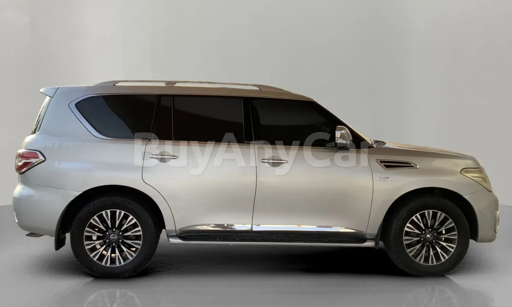 Vehicle photo 3