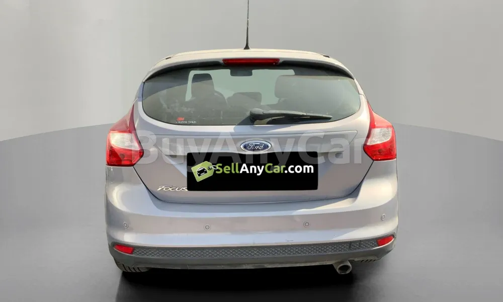 Vehicle photo 2