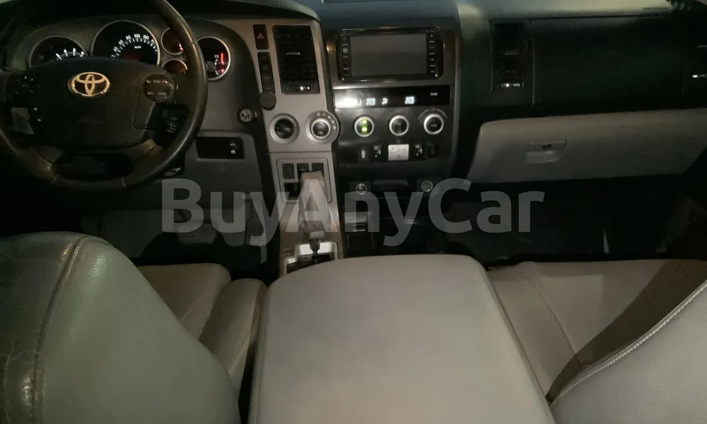 Vehicle photo 8
