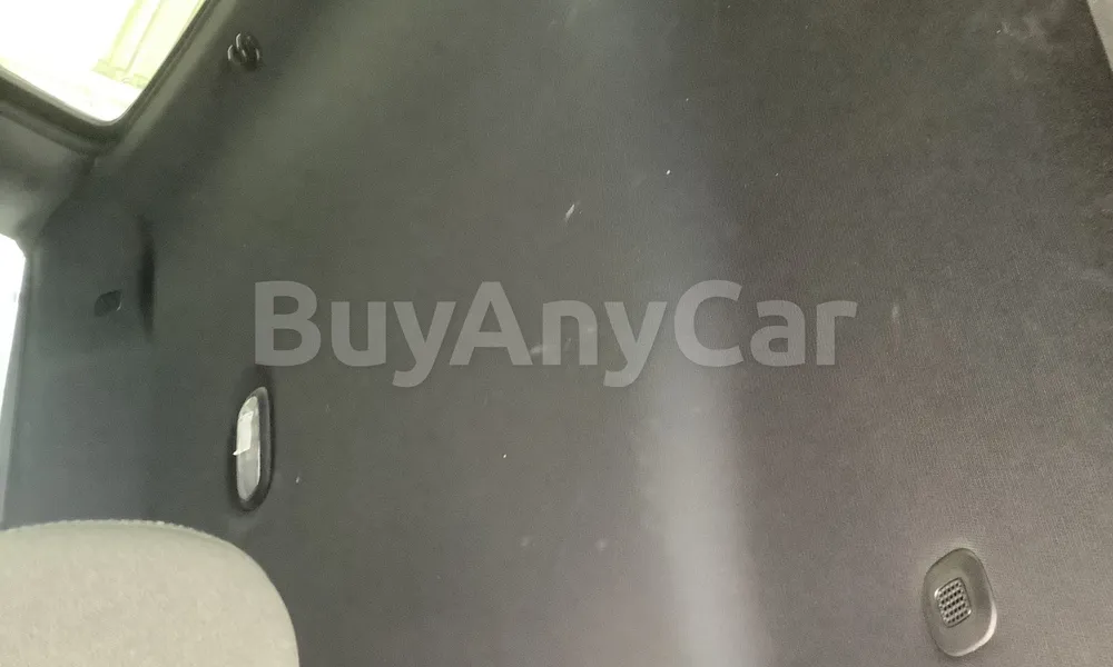 Vehicle photo 9