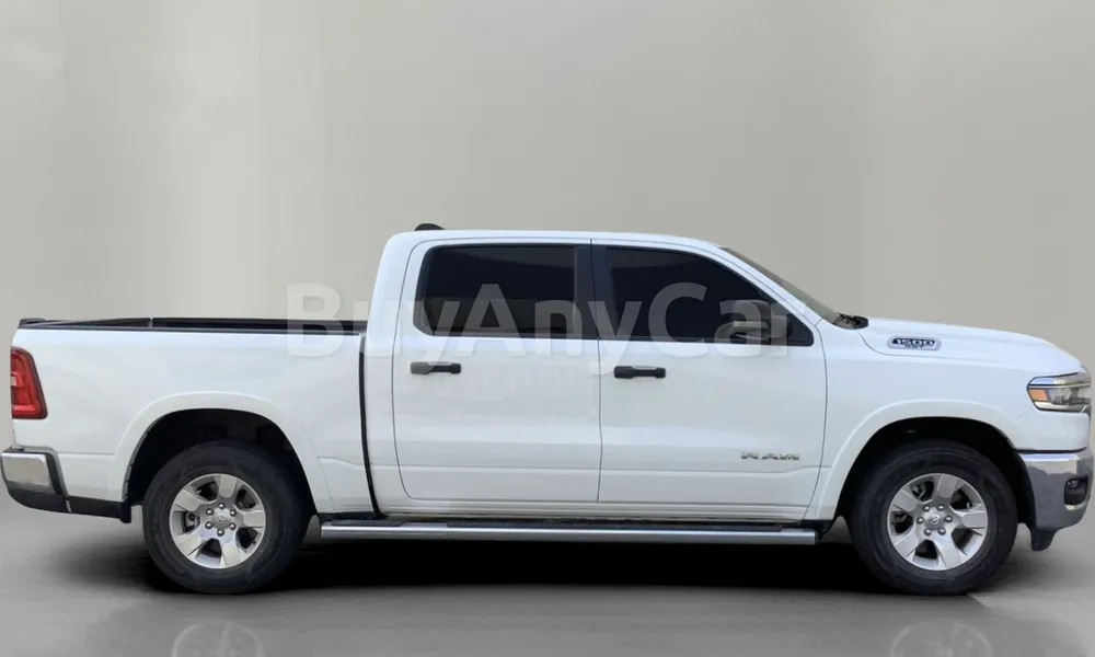Vehicle photo 3