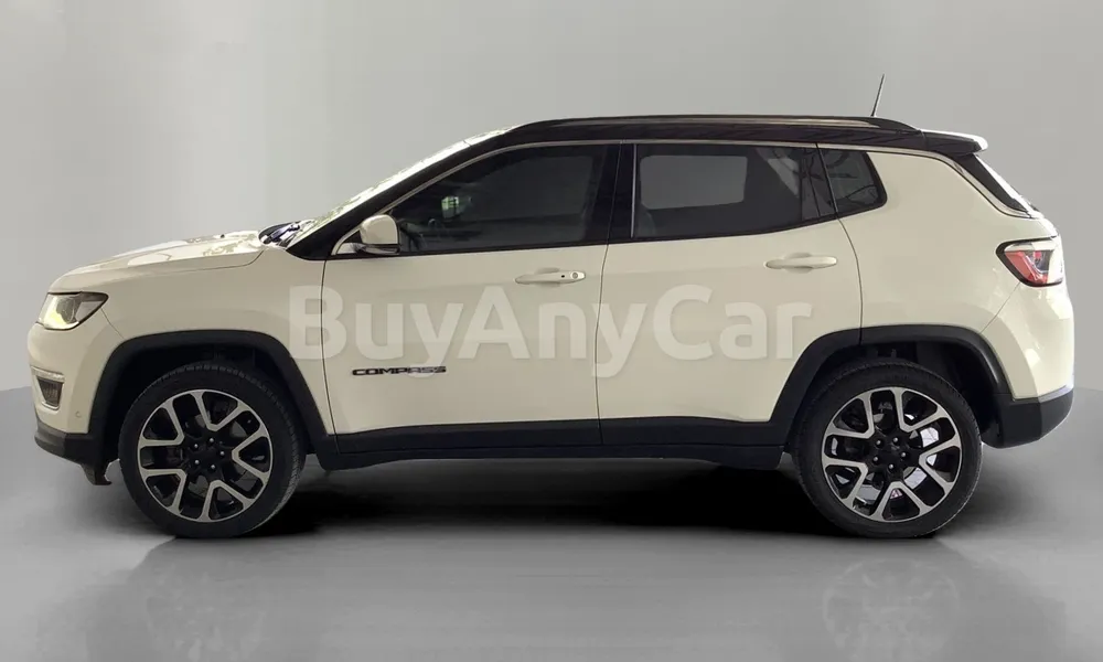 Vehicle photo 4