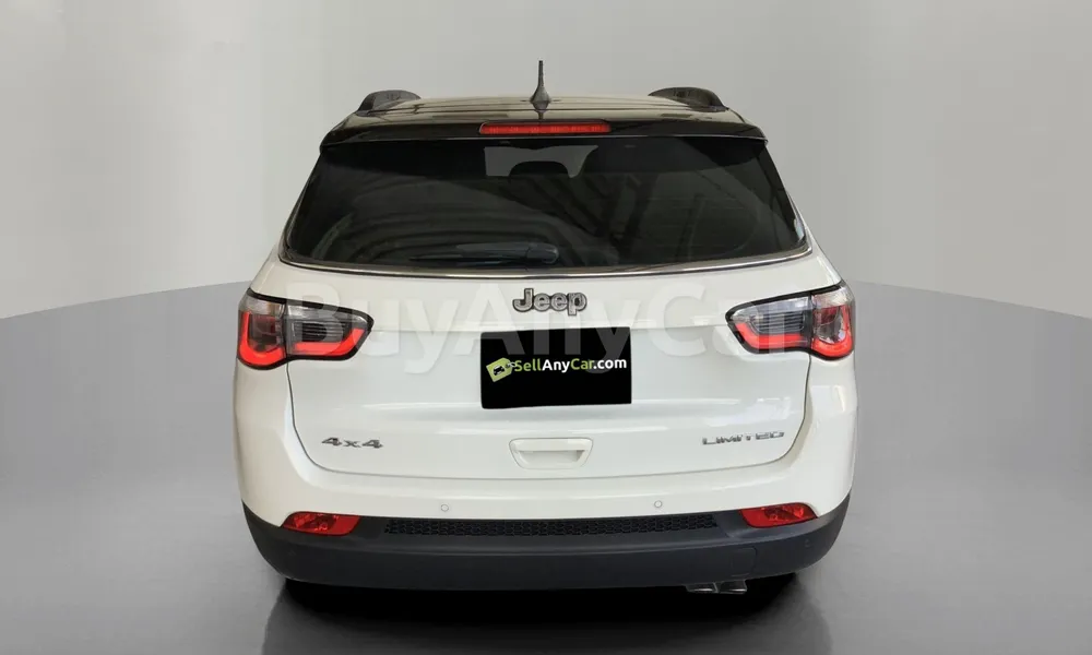Vehicle photo 2