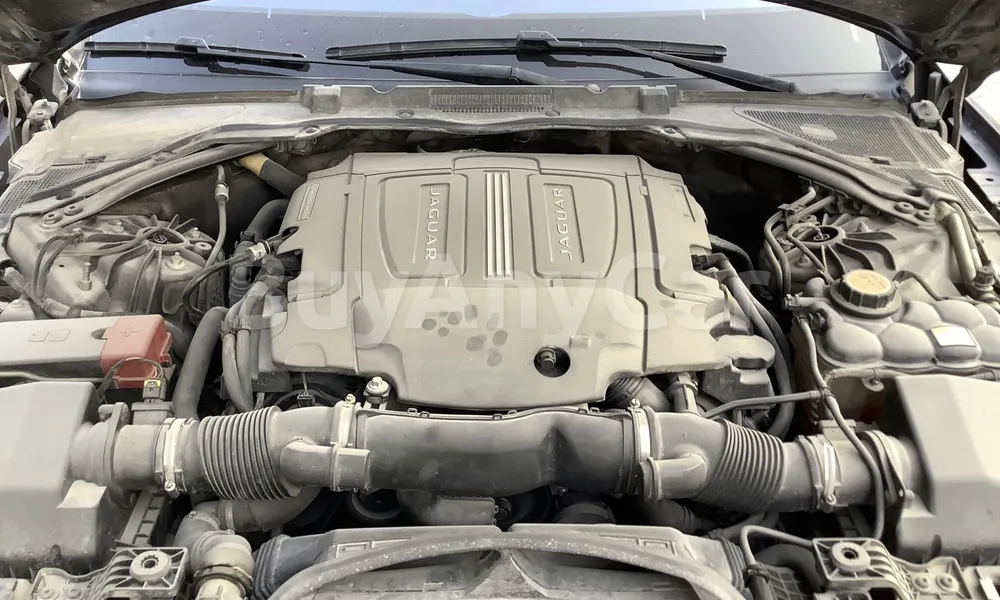 Vehicle photo 6