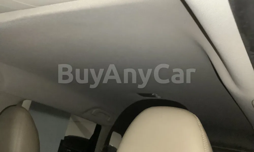 Vehicle photo 9