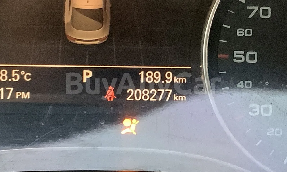 Vehicle photo 7