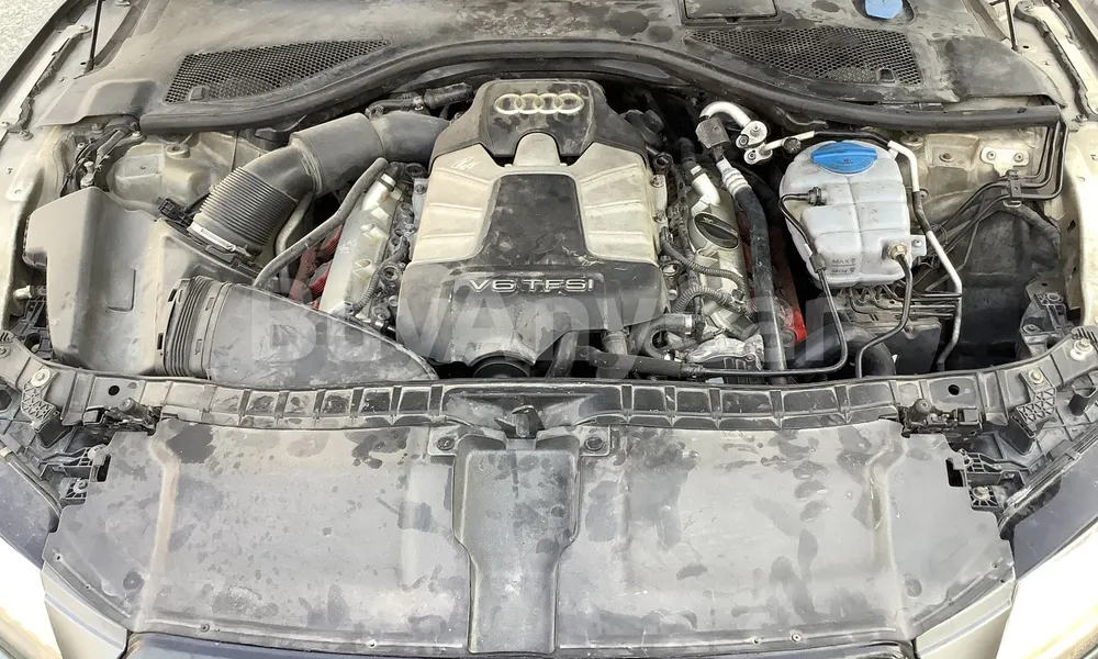 Vehicle photo 6