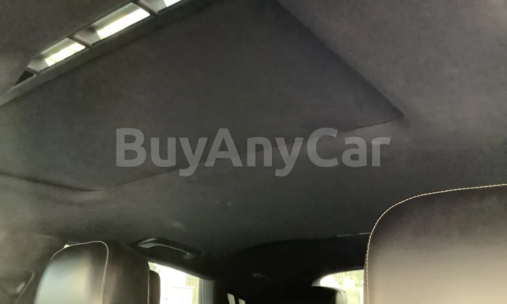 Vehicle photo 9