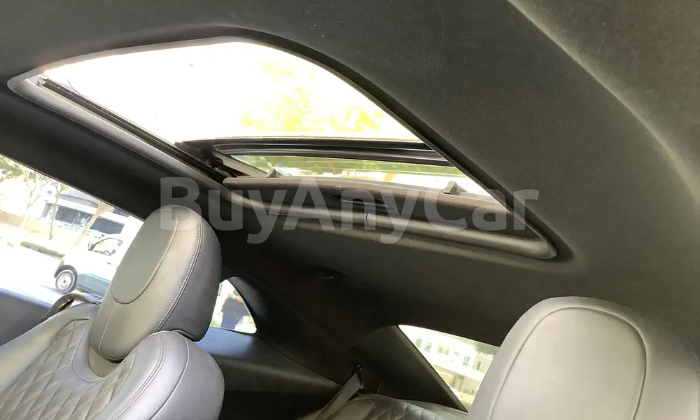 Vehicle photo 8