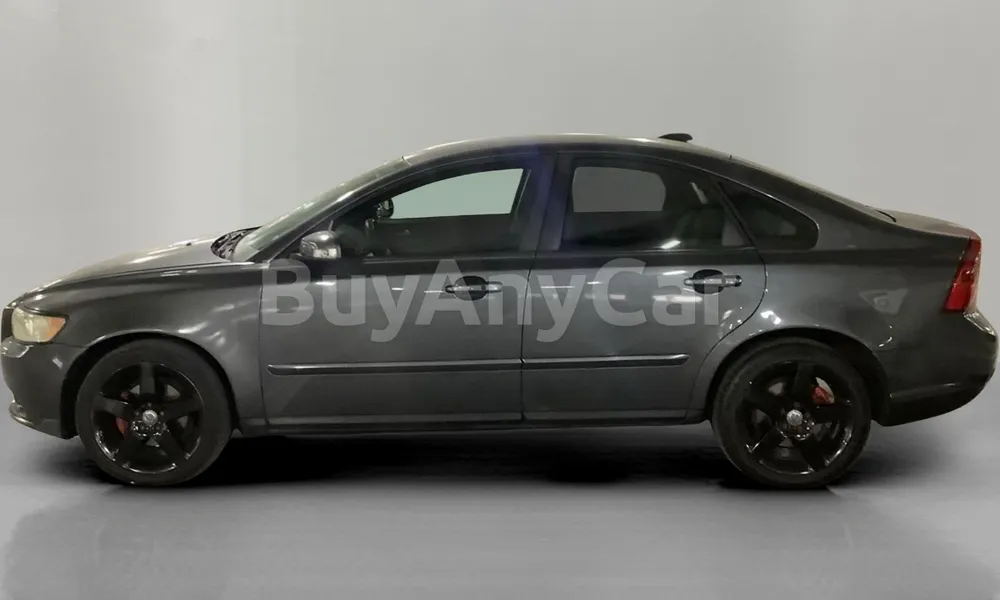 Vehicle photo 4