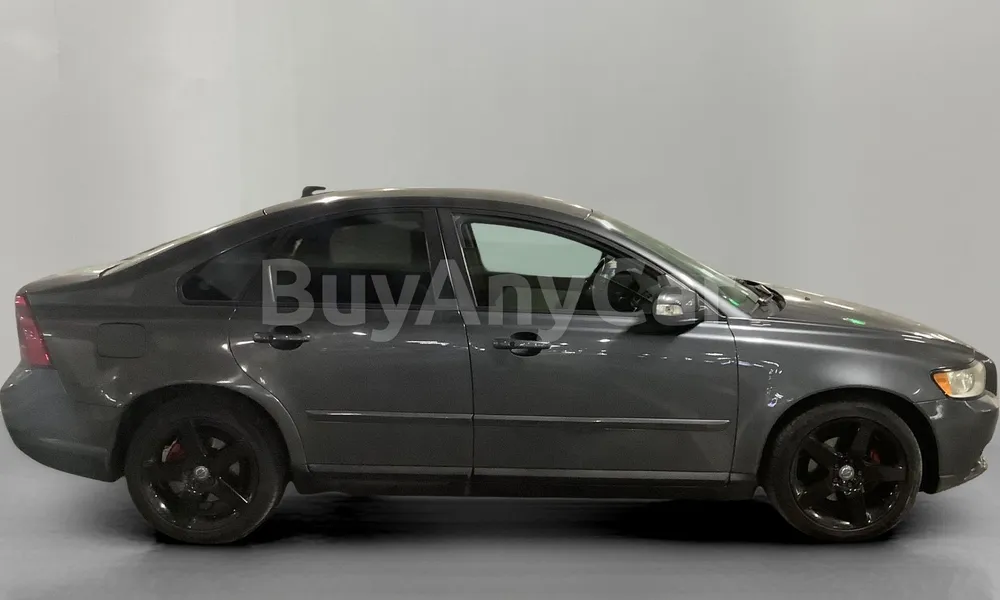 Vehicle photo 3
