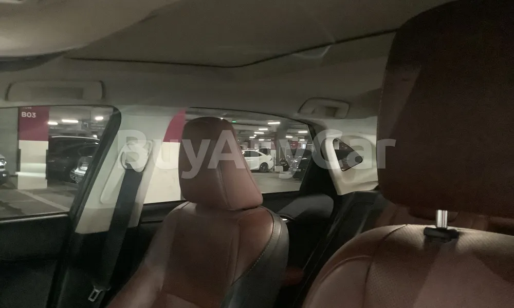 Vehicle photo 9