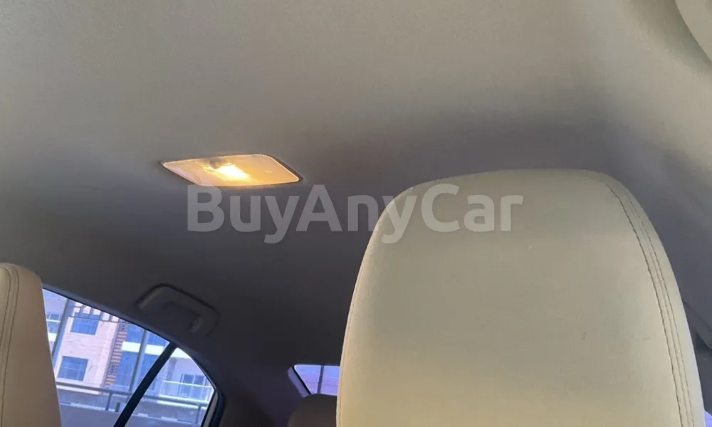 Vehicle photo 9