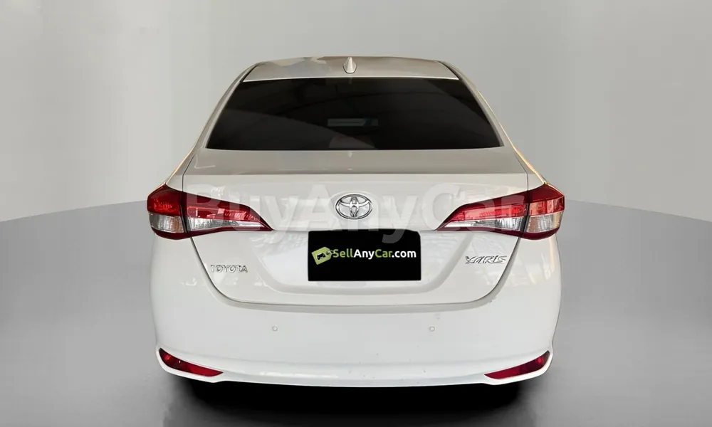 Vehicle photo 2