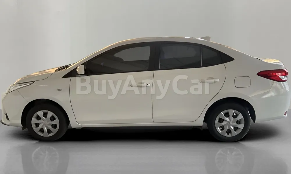 Vehicle photo 5