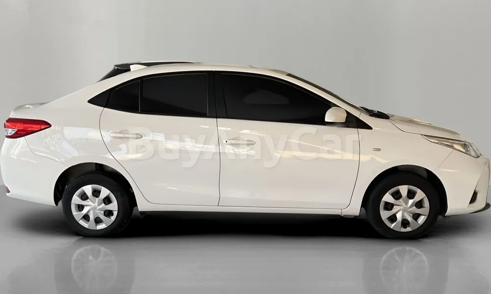 Vehicle photo 4
