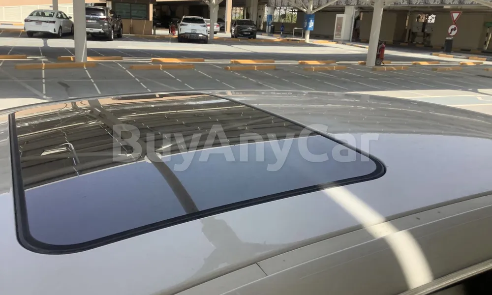 Vehicle photo 6