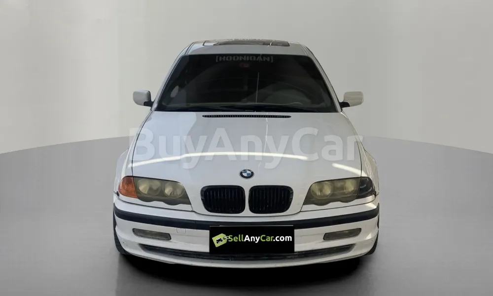 Vehicle photo 1