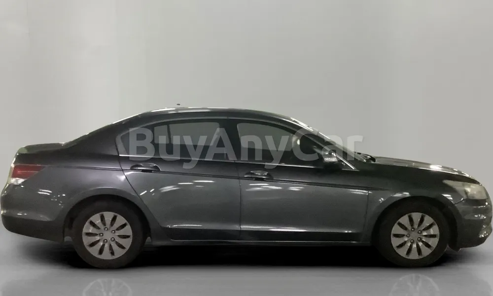 Vehicle photo 3