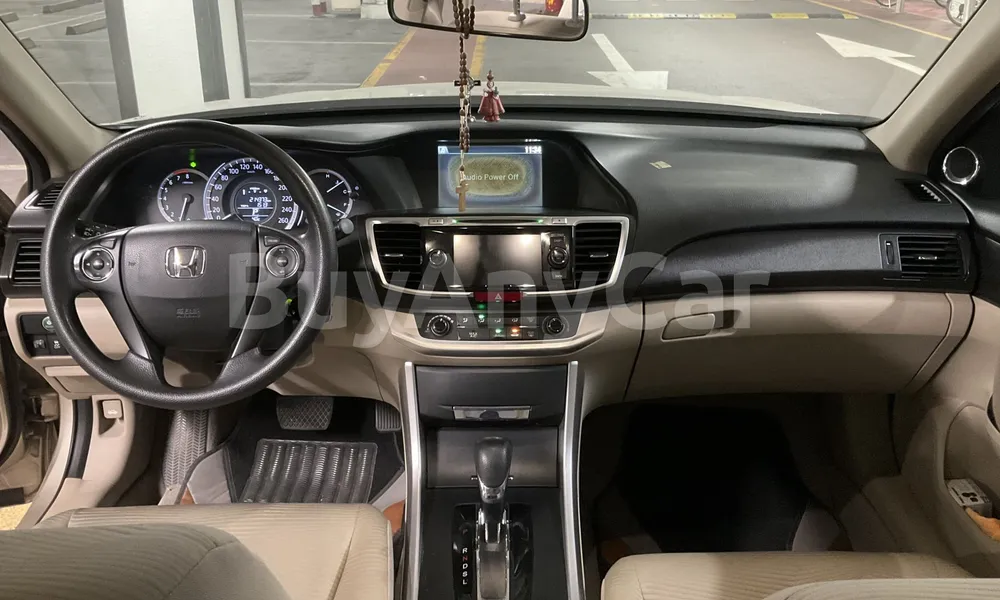 Vehicle photo 8