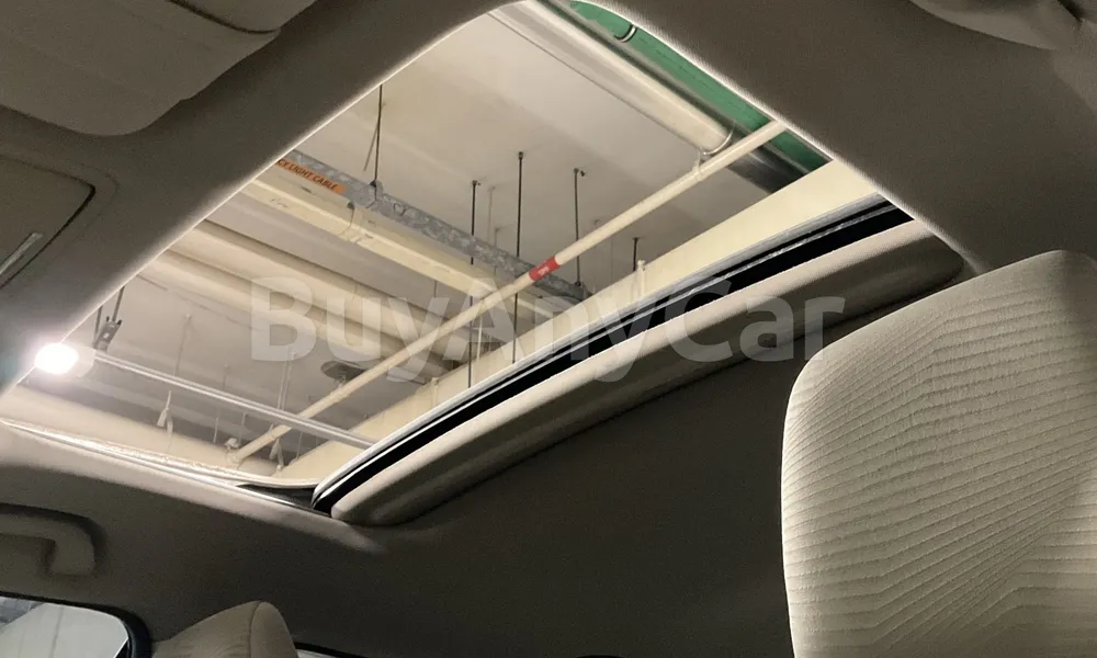 Vehicle photo 9