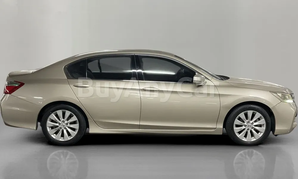 Vehicle photo 3