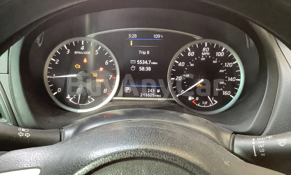 Vehicle photo 6