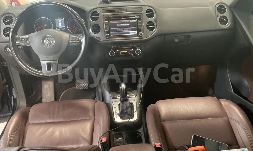 Vehicle photo 8