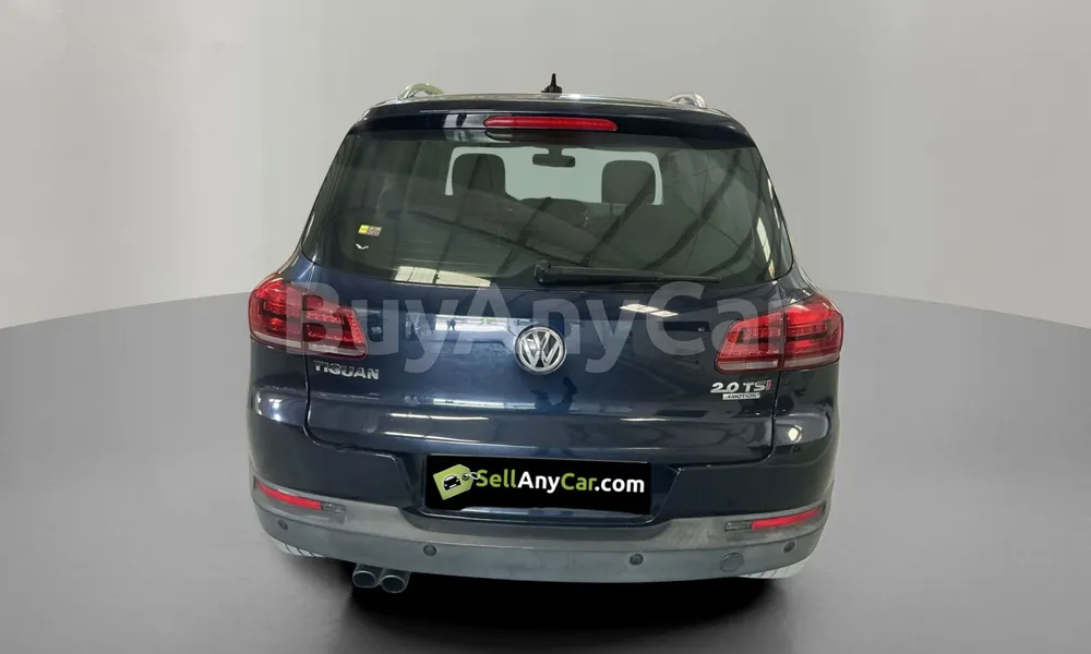 Vehicle photo 2