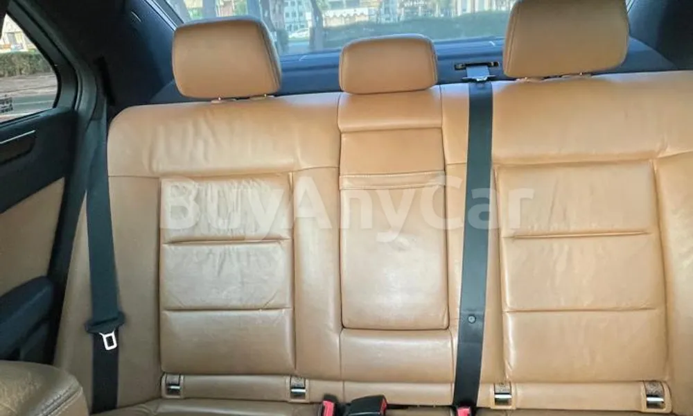 Vehicle photo 10